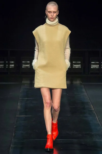 Look 4